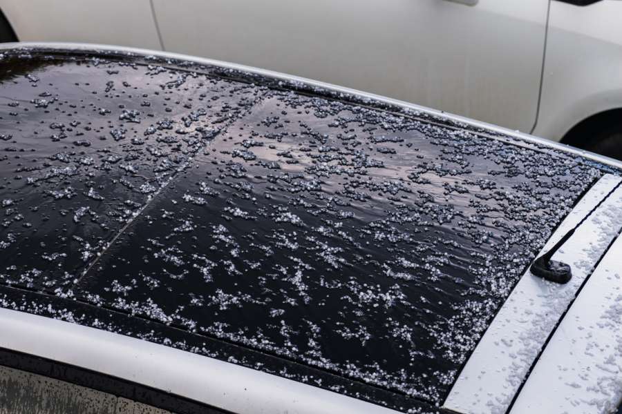 Mit steigenden Sommertemperaturen und häufigeren Hagelereignissen warnt Carglass vor erhöhtem Risiko für Windschutzscheibenschäden – insbesondere bei Vorschäden. | Bild: Carglass