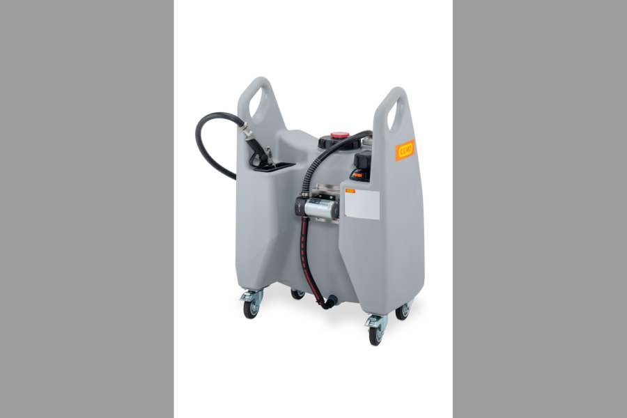Der Öl-Transfer-Trolley mit akkubetriebener Zahnradpumpe fasst bis 130 l und befördert bis zu 4,5 l/min mit bis zu 5 bar Druck. | Bild: Cemo.