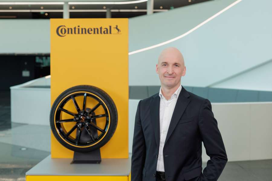Trotz eines Umsatzrückgangs auf 4,4 Milliarden Euro steigert Continental im zweiten Quartal 2026 sein bereinigtes EBIT um 35,1 Prozent auf 570 Millionen Euro und läutet mit dem ContiTech-Verkauf die finale Phase zum reinen Reifenhersteller ein. | Bild: Ole Spata, Continental 