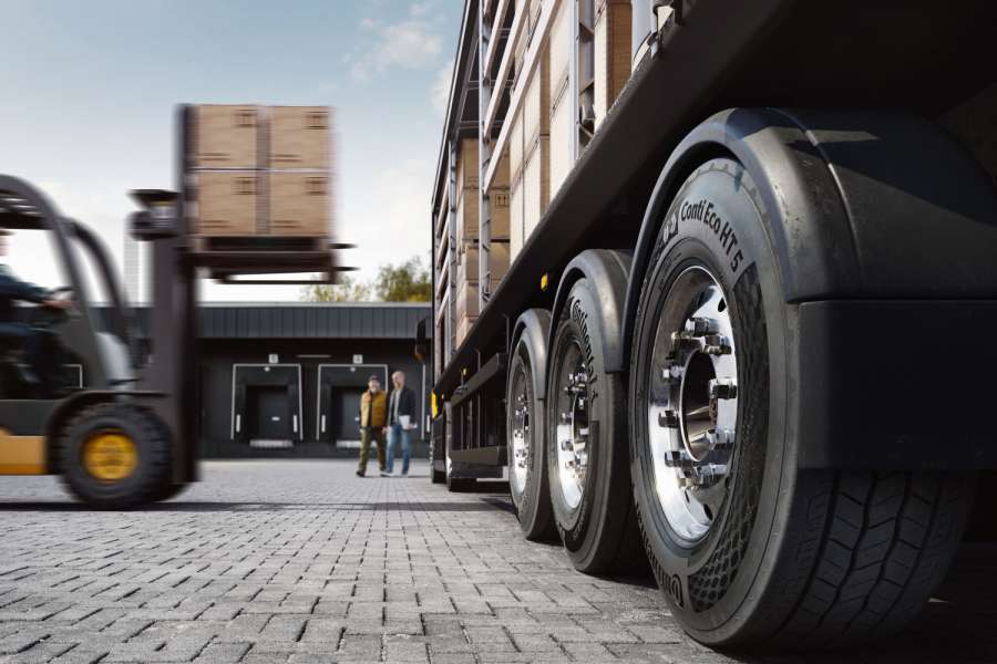 Continental erweitert sein Conti Eco Generation 5 Portfolio mit dem neuen Trailer-Reifen Conti Eco HT 5, der für Regional- und Fernverkehrsflotten ausgelegt ist. | Bild: Continental