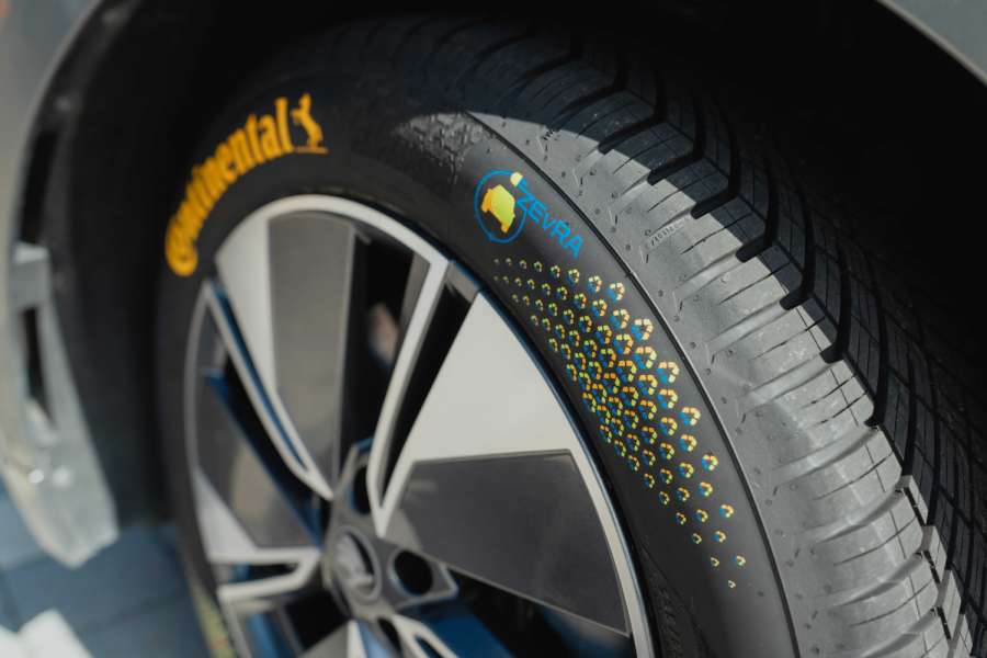 Continental hat im EU-Projekt ZEvRA einen Konzeptreifen entwickelt, der zu rund 43 Prozent aus recycelten Materialien besteht. | Bild: Continental
