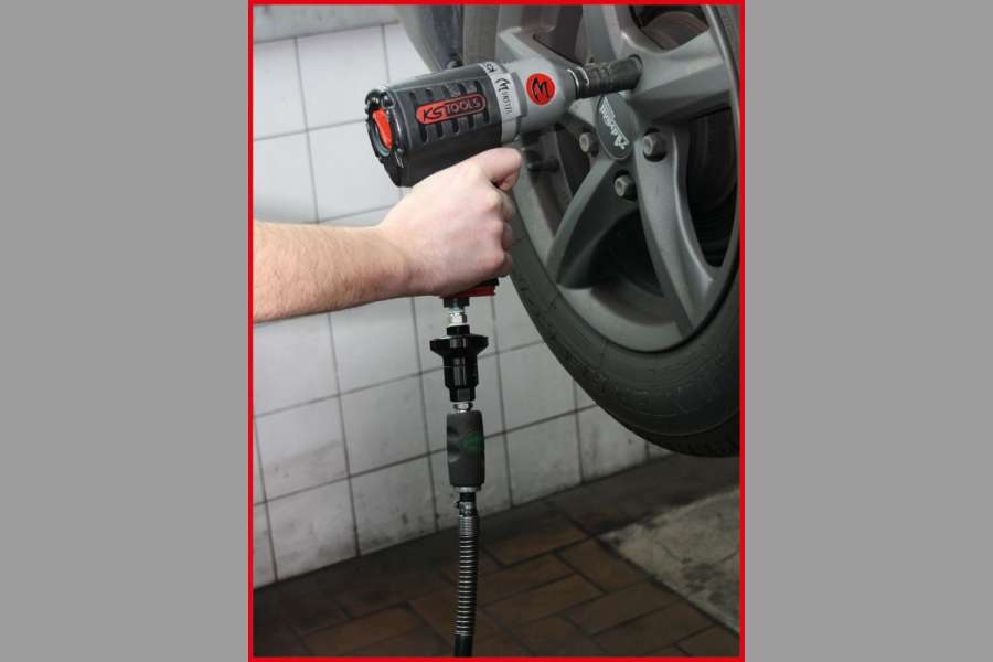 Der Druckluftminderer kann dem Werkzeuglieferanten zufolge in die Druckluftleitung oder direkt an das gewünschte Druckluftgerät gebaut werden. (Foto: KS Tools)