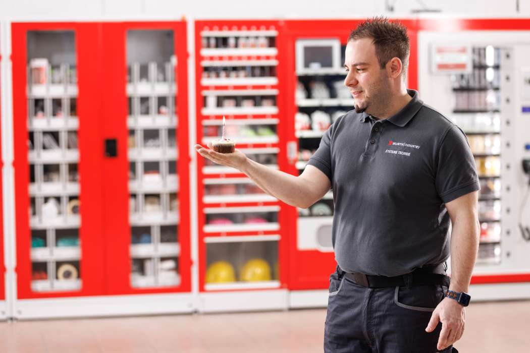 2023 feiert die Würth Industrie Service zehnjähriges Bestehen der ORSYmat-Ausgabesysteme. | Bild: Scanner GmbH