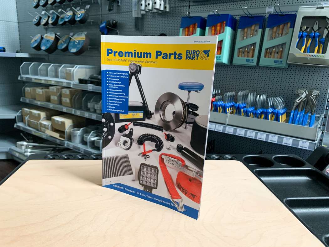 Der neue Katalog zur Eigenmarke Premium Parts mit Artikeln in Erstausrüsterqualität steht auch im Internet zum Download zur Verfügung. | Bild: Europart.