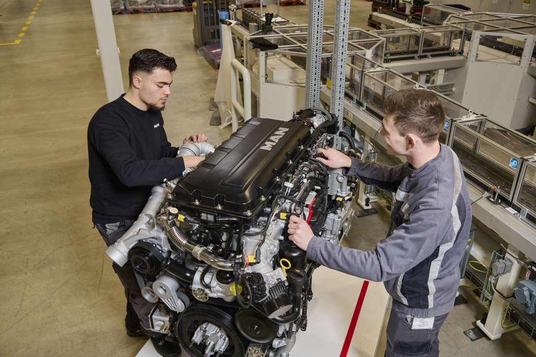 160 Beschäftigte sind an der Produktion des 13-Liter Dieselmotors D30 beteiligt. Parallel will man am Standort Nürnberg die Batteriefertigung aufbauen. | Bild: MAN Truck &amp;amp; Bus.