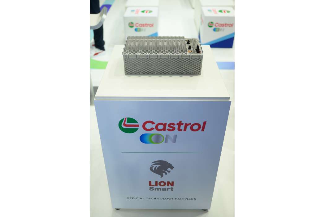Der Schmierstoffhersteller Castrol und das Technologieunternehmen LION Smart arbeiten gemeinsam an der Weiterentwicklung von Batteriekühlsystemen für Elektro- und Plug-in-Hybridfahrzeuge. | Bild: Castrol