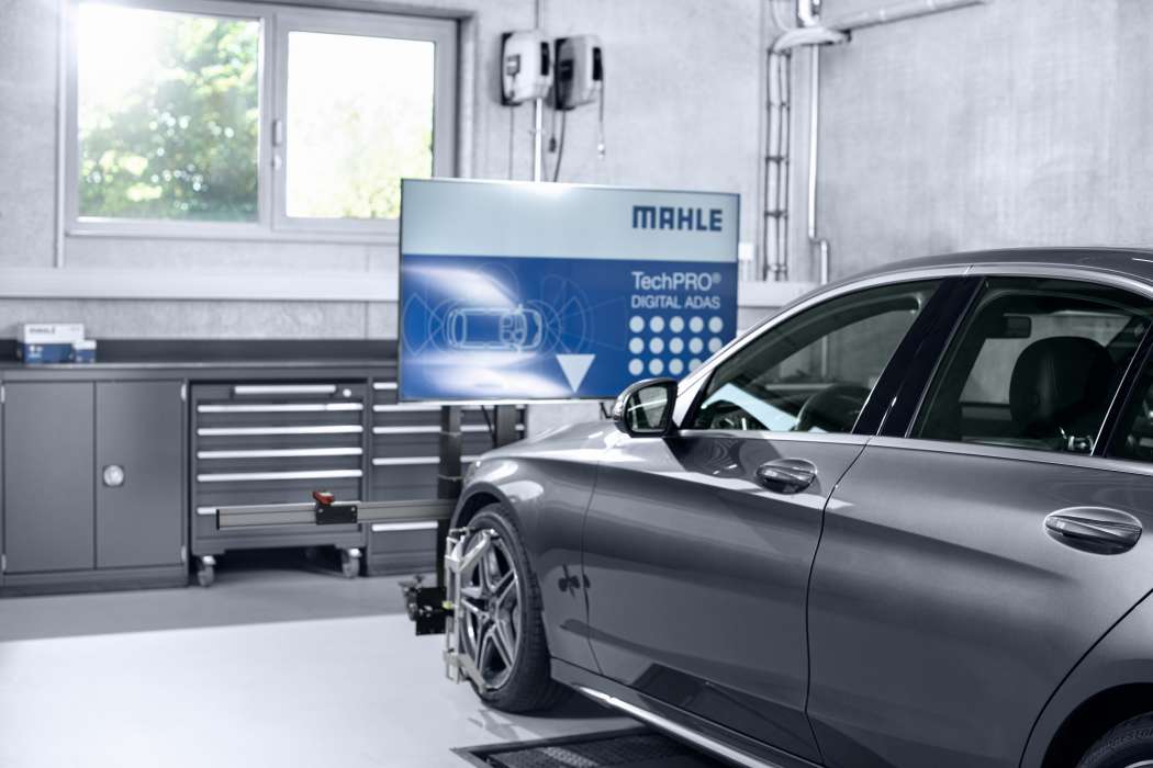 Eines der Highlights im Bereich Werkstattausrüstung: Das MAHLE TechPRO Digital ADAS 2.0. | Bild: MAHLE 