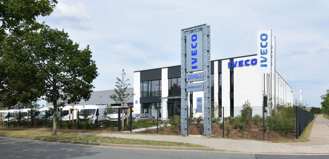 Die Niederlassung liegt an der A4, Ausfahrt Dresden Flughafen und bietet 24-Stunden-Notfallservice. (Foto: Iveco)