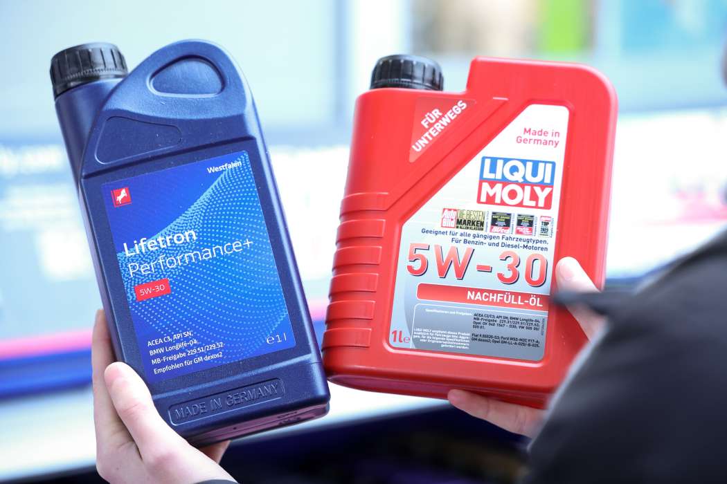 Seit 1. Januar 2024 werden an den Tankstellen der Westfalen Gruppe neben der Eigenmarke auch Motoröle von Liqui Moly angeboten. | Bild: Liqui Moly.