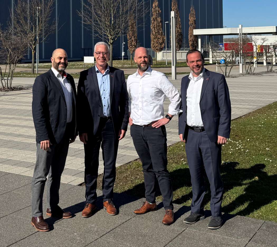 (von links): Marco Castrucci, Leitung Sales Europe Central - Country Communication (Bosch), Günther Wengert, Leiter Vertrieb (Liqui Moly), Dan Bronkal, Leitung Sales Workshop Concepts and Services Europe Central - Concept Management (Bosch) und Christian Schwer, Nationaler Verkaufsleiter (Liqui Moly). | Bild: Liqui Moly