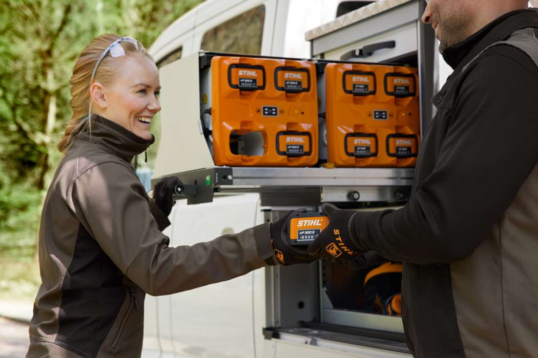 Die neue Lösung von Bott für das gesammelte Laden von Stihl-Akkus. | Bild: Bott.