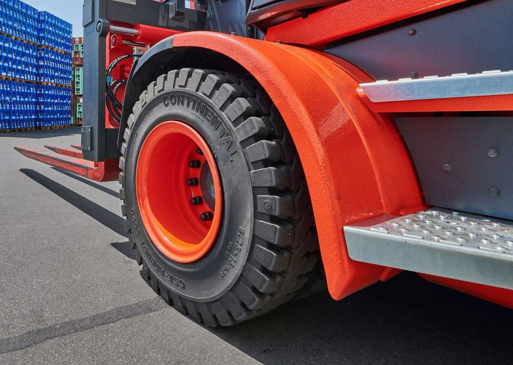 Auf der LogiMAT 2026 präsentiert Continental sein Reifenportfolio für Material-Handling mit Produkten der Kernmarke sowie von General Tire und Barum. | Bild: Continental