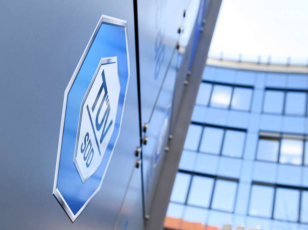 Erleichterung für die HU: Der TÜV Süd will die Mitarbeiter systemrelevanter Berufe bei dem Weg zur und von der Prüfstelle entlasten. | Foto: TÜV Süd
