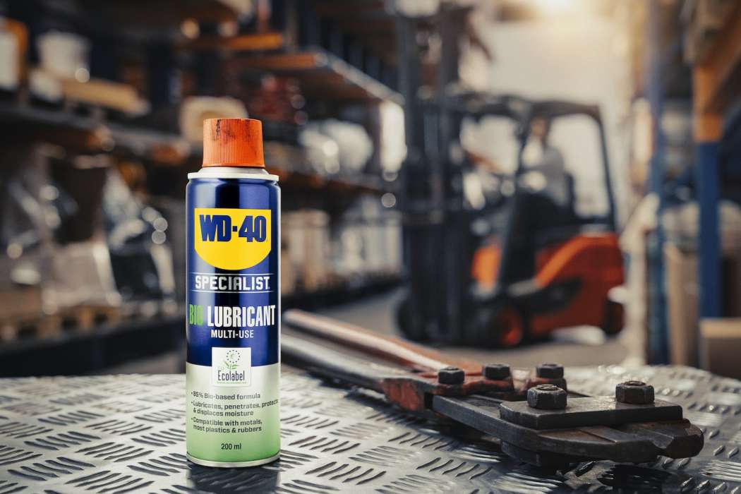 Die WD-40 Company Limited hat ein neues Bio-Schmierspray vorgestellt, das als erstes multifunktionales Produkt seiner Art die Schmierstoff-Zertifizierung des EU Ecolabels erhalten hat. | Bild: WD-40 Company
