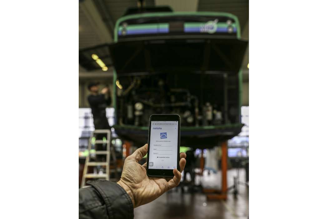 Mit Werbas.blue können Schäden oder Daten zum Fahrzeug auch über das Mobilfunknetz abgerufen oder übertragen werden. | Bild: Werbas.