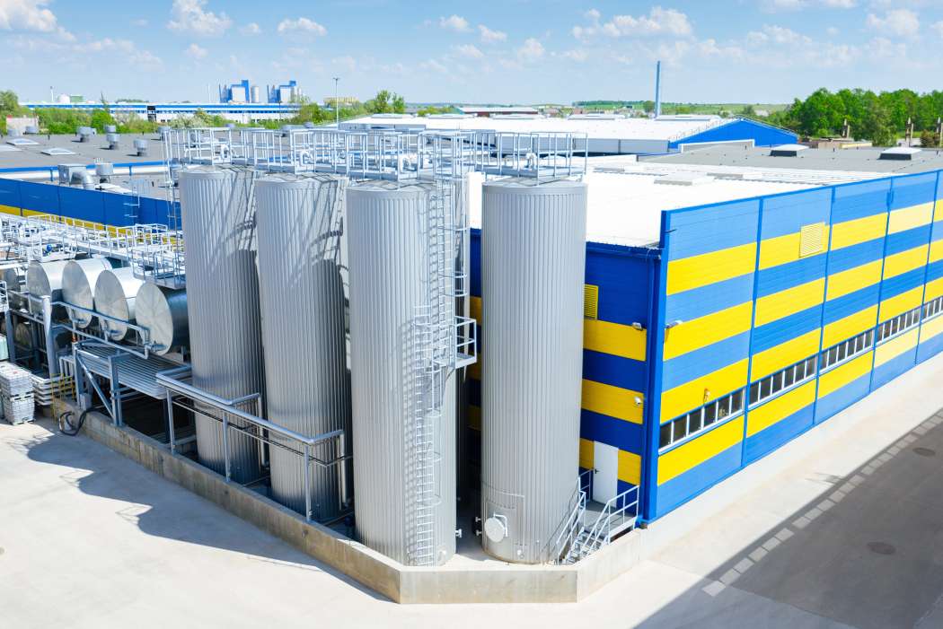 Die Mannol-Schmierstoffwerke produzieren zusammen täglich mehr als 1 Millionen Liter. | Bild: Mannol
