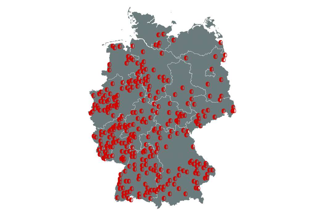 Die roten Markierungen stehen für illegale Reifenablagerungen - jeden Tag kämen laut ZARE neue rote "Punkte" hinzu. (Abbildung: Initiative ZARE)